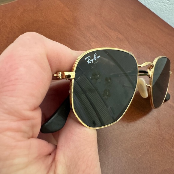 Ray-Ban Sunglasses - Picture 4 of 4